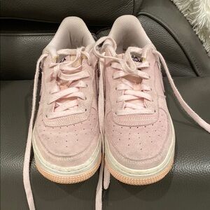 Nike Air Force 1 Low’ have a nike day pink suede
